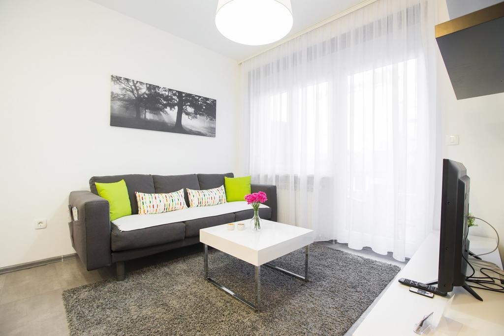 Apartment Friday