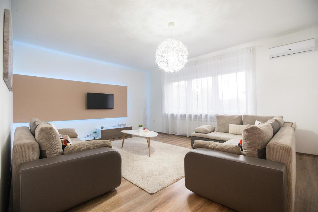 Apartment Friday *